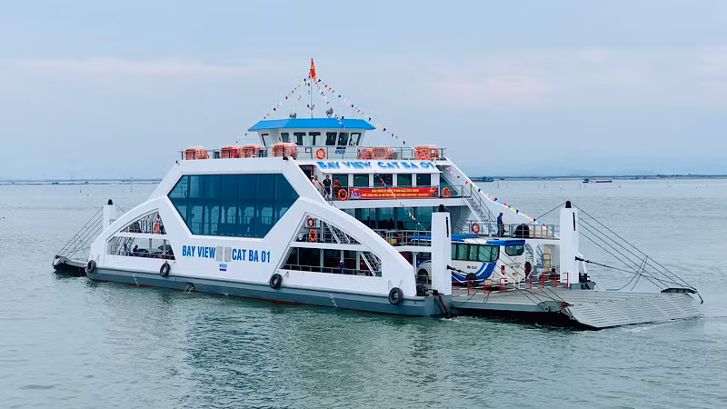 Phà biển Bay View Cát Bà đi vào hoạt động trên tuyến Đồng Bài-Cái Viềng.