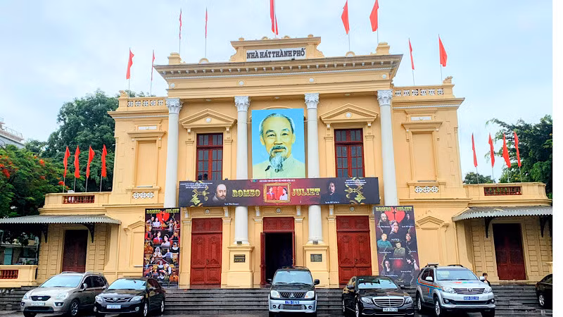Nhà hát thành phố Hải Phòng - "Thánh đường" nghệ thuật biểu diễn của thành phố Cảng.