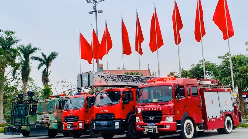 Các phương tiện cũng được huy động sẵn sàng ứng phó với các tình huống về an ninh, trật tự.