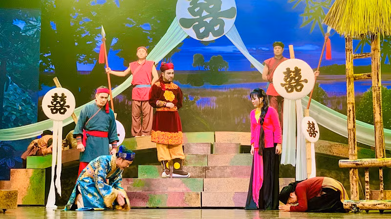 Vũ Chí Thắng giúp dân loại bỏ hủ tục lạc hậu và trị thủy, chống lũ, ngăn mặn, cải tạo ruộng đồng.