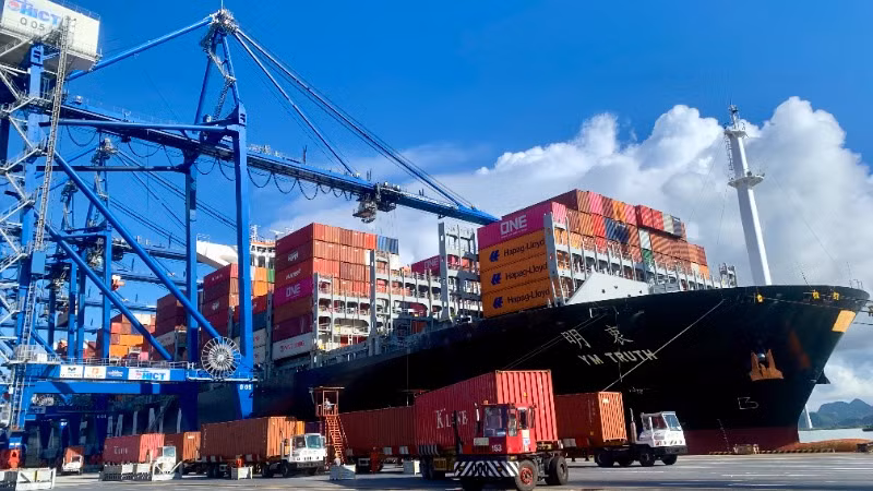 Hoạt động phối hợp kinh tế với quốc phòng của Quân chủng Hải quân.