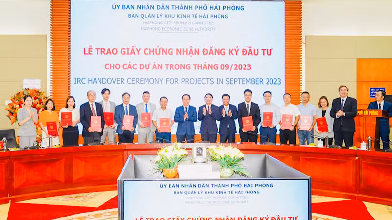 Thành phố Hải Phòng trao Giấy chứng nhận đầu tư chiều 22/9
