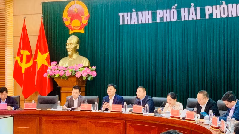 Các đại biểu chủ trì cuộc gặp gỡ, trao đổi. Các đại biểu chủ trì cuộc gặp gỡ, trao đổi.