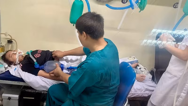 Xử trí các ca ngộ độc khí CO tại Viện Y học Biển Việt Nam.