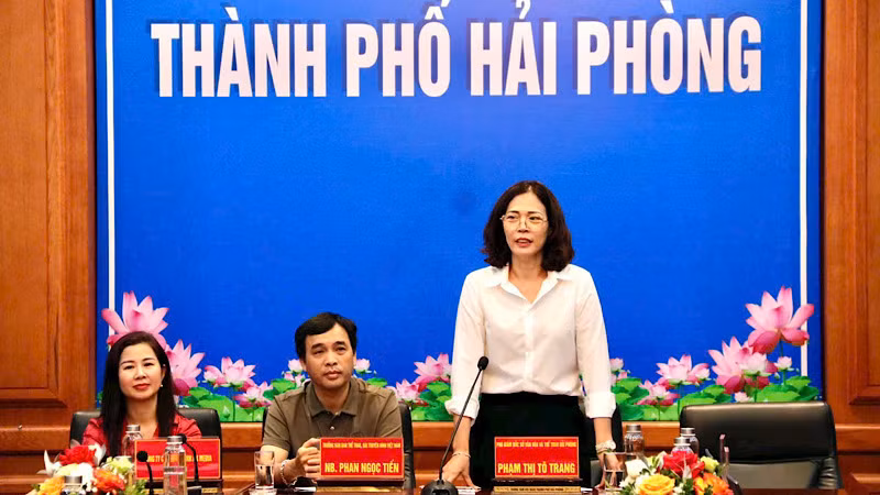 Ban tổ chức Giải Marathon Quốc tế VTV LP Bank - “Sắc màu hoàng hôn Cát Bà 2024” công bố thông tin tại họp báo.