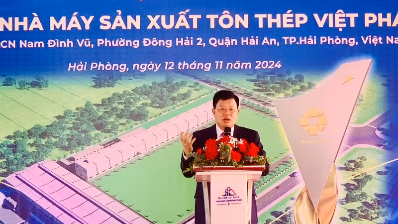 Trưởng ban quản lý Khu kinh tế Hải Phòng Lê Trung Kiên phát biểu tại lễ động thổ.
