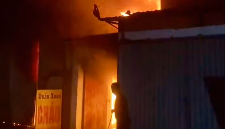 Ngôi nhà xảy ra cháy.