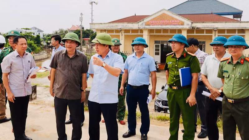 Lãnh đạo thành phố Hải Phòng đi kiểm tra đôn đốc công tác phòng chống bão số 3.