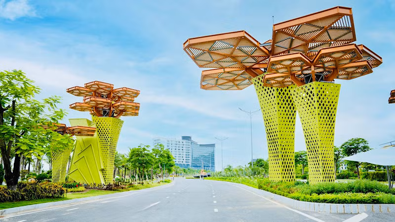 Một số cự ly sẽ xuất phát tại Khu du lịch quốc tế Đồi Rồng và tất cả các cự ly đều về đích tại đây.