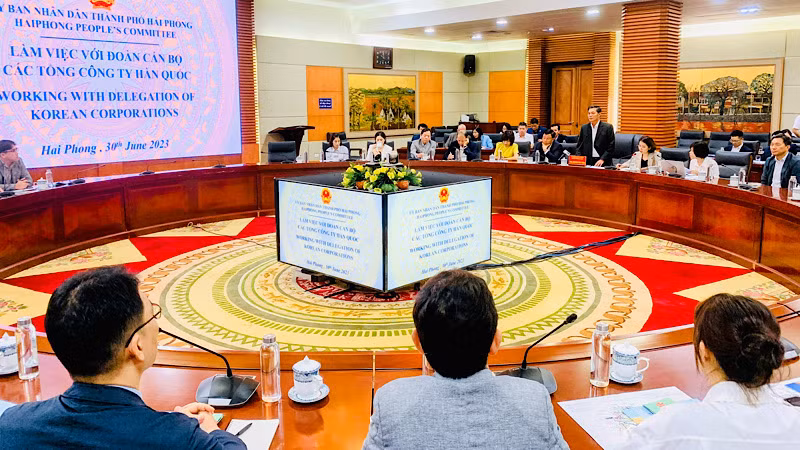 Chủ tịch Ủy ban nhân dân thành phố Hải Phòng tiếp Đoàn cán bộ các Tổng công ty Hàn Quốc tìm hiểu cơ hội hợp tác, đầu tư tại Hải Phòng.