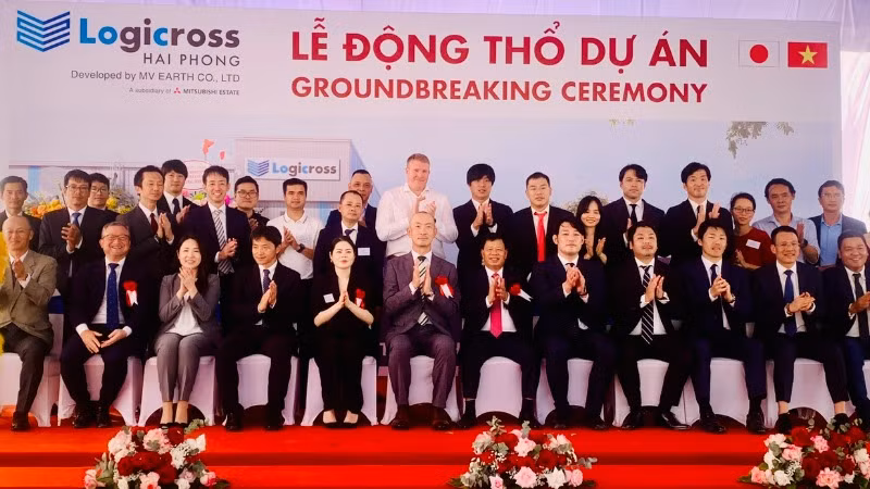 Các đại biểu tham dự lễ động thổ Dự án Logicross Hải Phòng.