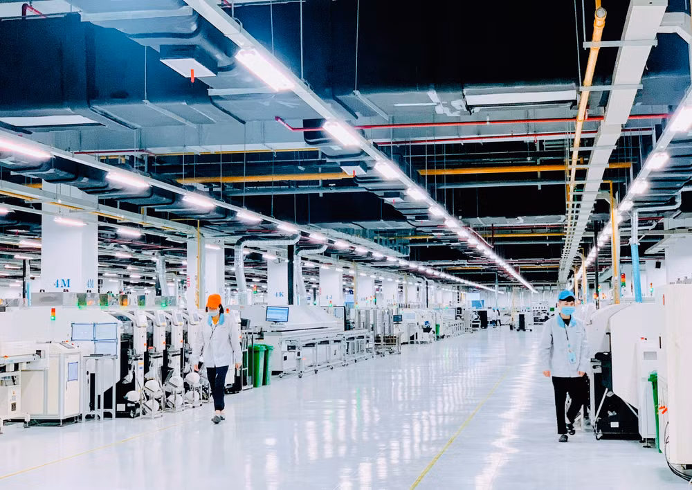 Sản xuất linh kiện điện tử tại các nhà máy FDI trong Khu Kinh tế Đình Vũ (Hải Phòng). Sản xuất linh kiện điện tử tại các nhà máy FDI trong Khu Kinh tế Đình Vũ (Hải Phòng).