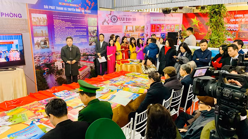 Lãnh đạo Ban Tuyên giáo Thành ủy Hải Phòng phát biểu tại khai mạc Hội báo Xuân.