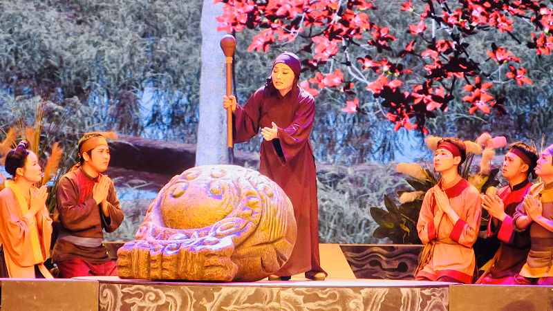 Đoàn Cải lương Hải Phòng biểu diễn vở "Bà Chúa Mõ".