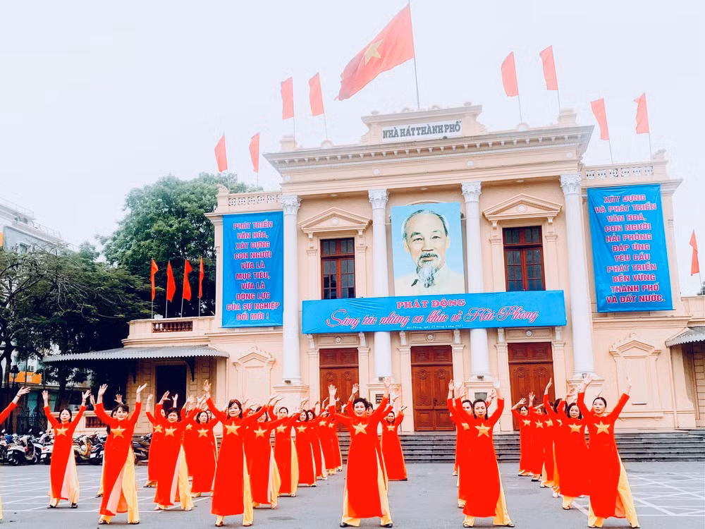 Phát động sáng tác ca khúc về thành phố Hải Phòng tại Nhà hát thành phố.