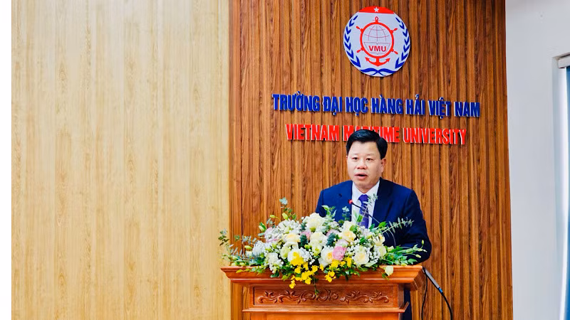 Trưởng Ban Quản lý Khu kinh tế Hải Phòng Lê Trung Kiên chia sẻ tại Hội thảo.