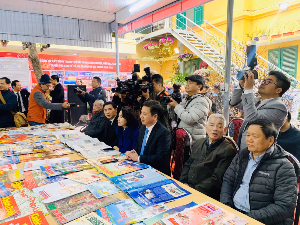 Quang cảnh Hội báo Xuân Quý Mão Hải Phòng 2023.