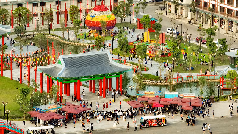 Công viên văn hóa Hàn Quốc K-Park vừa được khai trương.