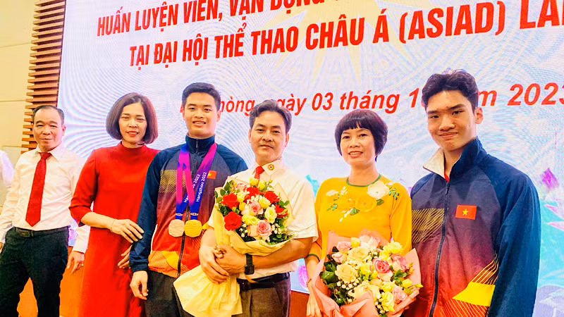 Thành tích của Phạm Cao Sơn có sự đóng góp quan trọng của gia đình, lãnh đạo Sở Văn hóa-Thể thao và Trung tâm Huấn luyện và Thi đấu thể dục thể thao Hải Phòng.