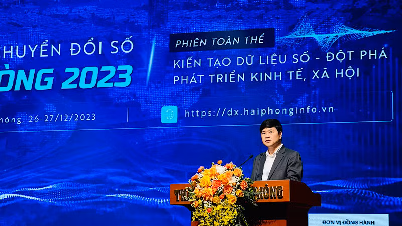 Phó Chủ tịch Ủy ban nhân dân thành phố Hải Phòng Hoàng Minh Cường phát biểu tại diễn đàn.