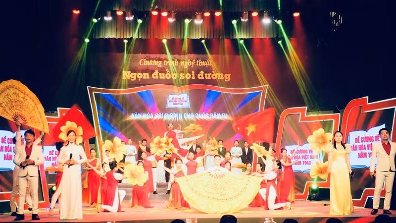 Chương trình nghệ thuật hấp dẫn và lôi cuốn người xem.