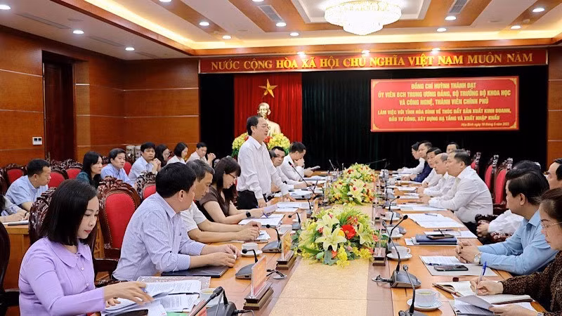 Bộ trưởng Bộ Khoa học và Công nghệ Huỳnh Thành Đạt phát biểu tại buổi làm việc.