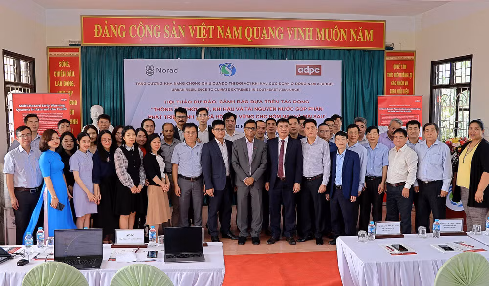 Các đại biểu chụp ảnh lưu niệm tại Hội thảo.