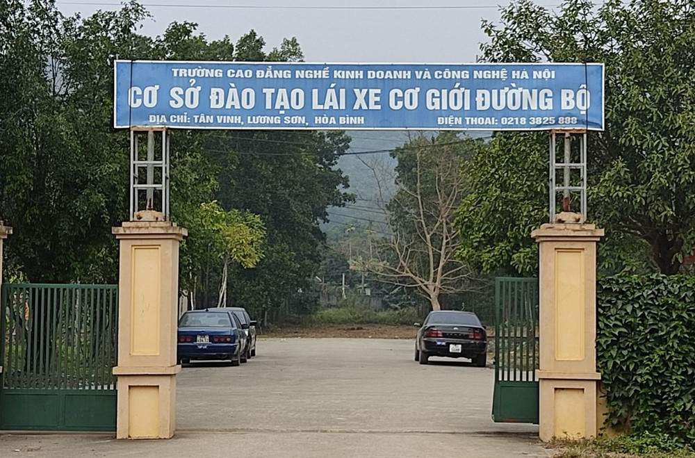 Trung tâm đào tạo và sát hạch lái xe cơ giới đường bộ tại Hòa Bình.