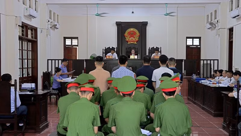 Các bị cáo tại phiên tòa.