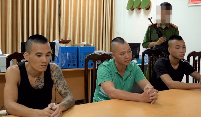 Các đối tượng Bắc, Lương, Hải (từ trái sang) tại cơ quan Công an.