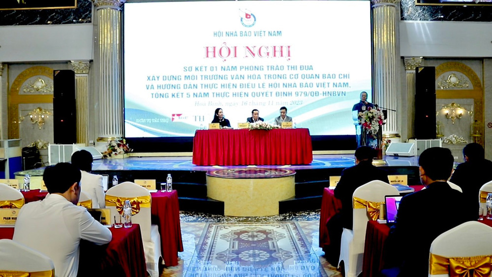 Hội nghị đã làm rõ các giải pháp để tiếp tục phát huy hiệu quả phong trào thi đua xây dựng môi trường văn hóa trong cơ quan báo chí. (Ảnh Nguyễn Tuấn)