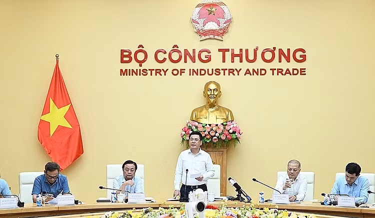 Bộ Nông nghiệp và Phát triển nông thôn cùng Bộ Công thương và các đơn vị liên quan họp bàn giải pháp tháo gỡ khó khăn, thúc đẩy xuất khẩu những tháng cuối năm.