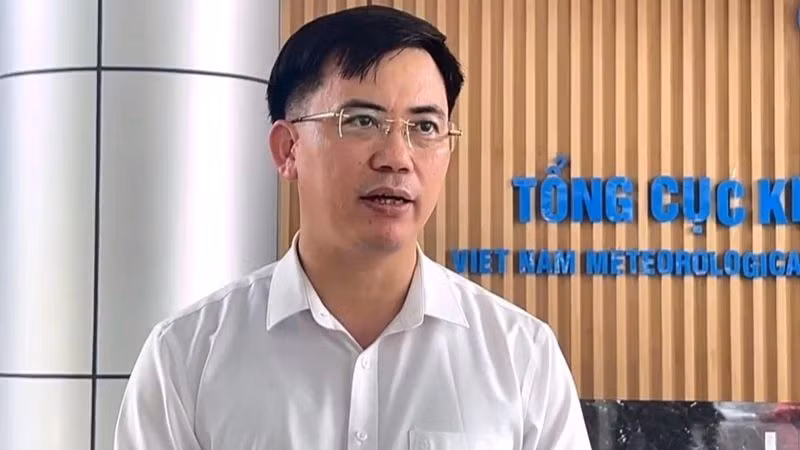 Ông Nguyễn Văn Hưởng, Trưởng phòng Dự báo Thời tiết Trung tâm Dự báo Khí tượng thủy văn quốc gia cho biết: Theo quy luật của khí hậu, giai đoạn đầu mùa, bão/áp thấp nhiệt đới ít khả năng di chuyển vào đất liền nước ta. 