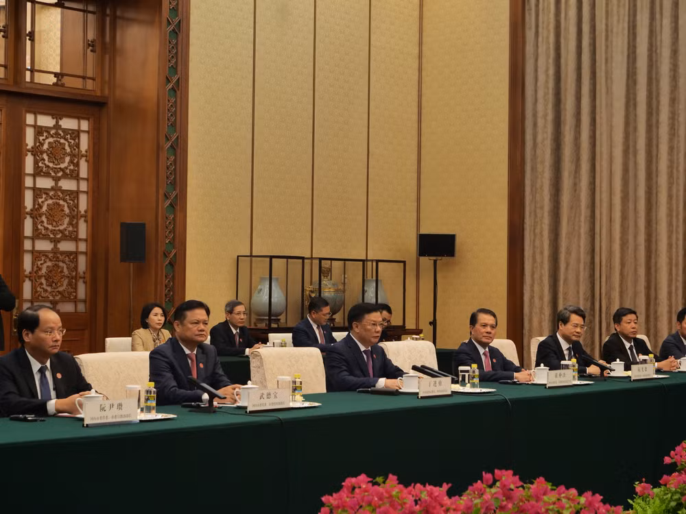 Đoàn đại biểu cấp cao thành phố Hà Nội tại cuộc tiếp. (Ảnh: HỮU HƯNG)