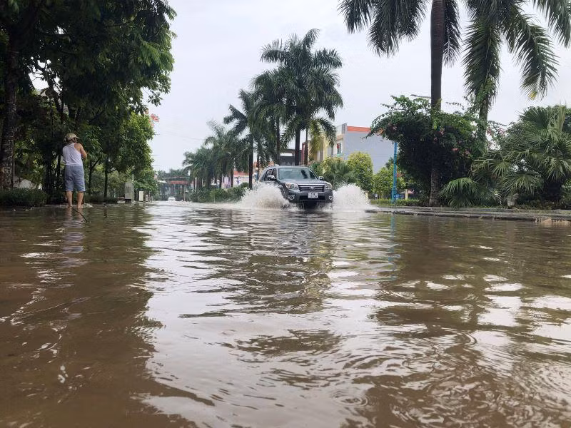Khu đô thị Minh Phương chìm trong biển nước.