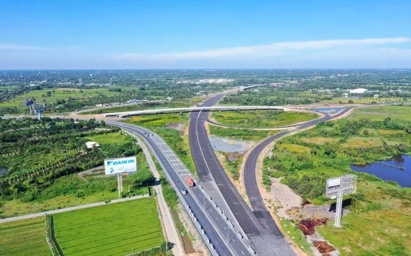 Một đoạn tuyến cao tốc Thành phố Hồ Chí Minh-Trung Lương.
