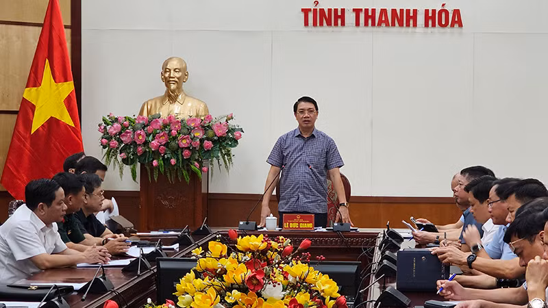 Lãnh đạo tỉnh Thanh Hóa phát biểu tại cuộc họp.