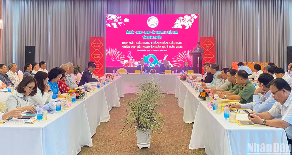 Quang cảnh buổi họp mặt.