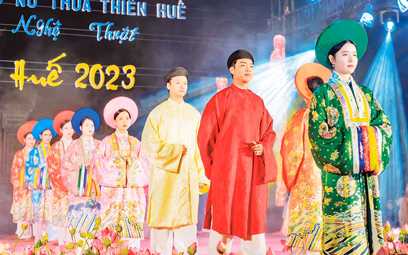 Chương trình Ngày hội Áo dài và Ẩm thực "Hương sắc Huế".