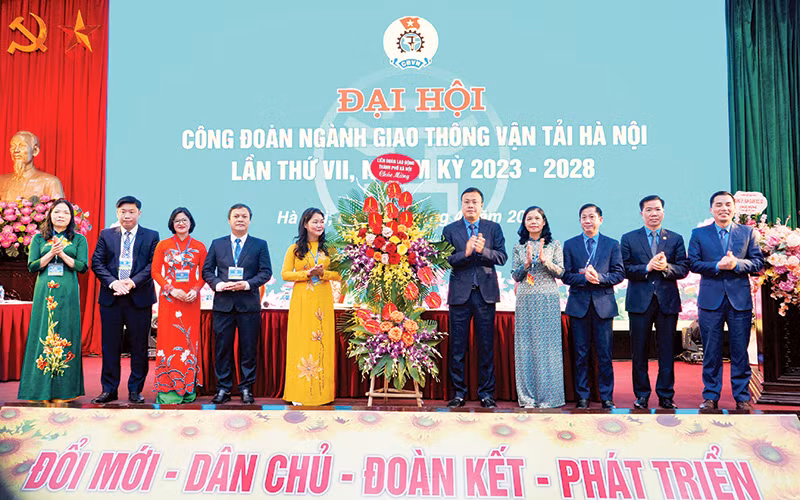 Đại hội Công đoàn ngành giao thông vận tải Hà Nội khóa 7, nhiệm kỳ 2023-2028. (Ảnh MAI QUÝ)