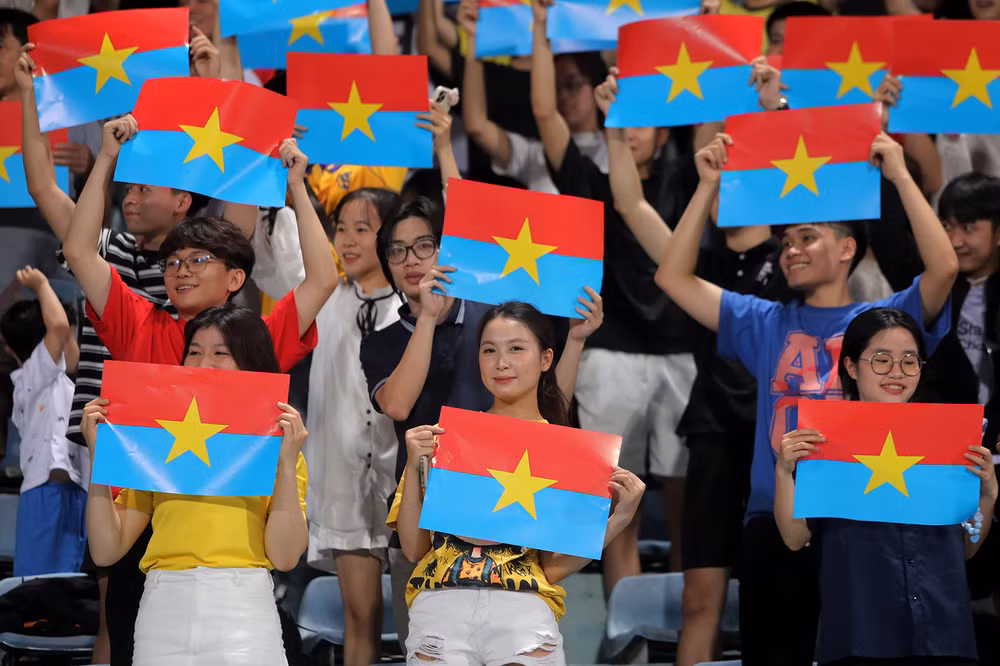 Là dịp để các cổ động viên thể hiện tình yêu Tổ quốc.