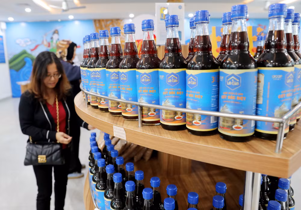 Sản phẩm làng nghề ven biển xứ Thanh đã có mặt ở nhiều siêu thị gần xa.