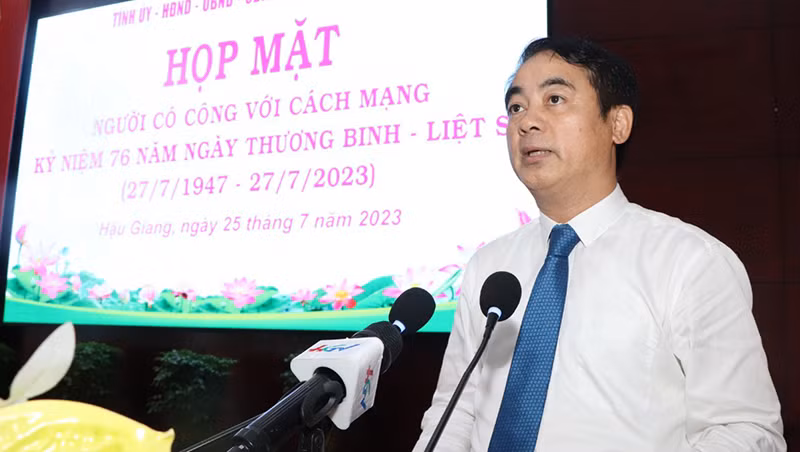 Bí thư Tỉnh ủy Hậu Giang phát biểu tại buổi họp mặt.