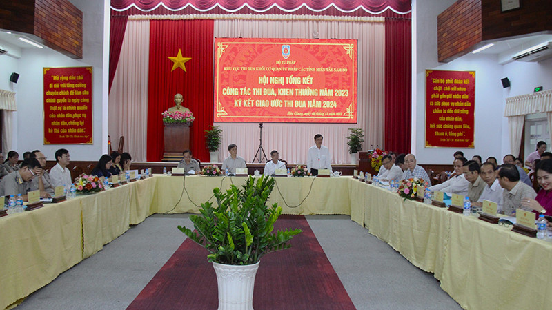 Quang cảnh hội nghị.