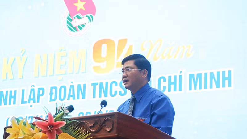 Phó Bí thư Thường trực Tỉnh ủy, Trưởng đoàn đại biểu Quốc hội tỉnh Hậu Giang, Nguyễn Tuấn Anh phát biểu tại buổi lễ.