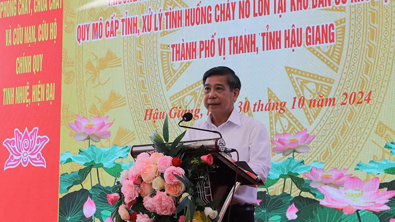 Đồng chí Đồng Văn Thanh, Chủ tịch Ủy ban nhân dân tỉnh Hậu Giang, phát biểu tại buổi thực tập.