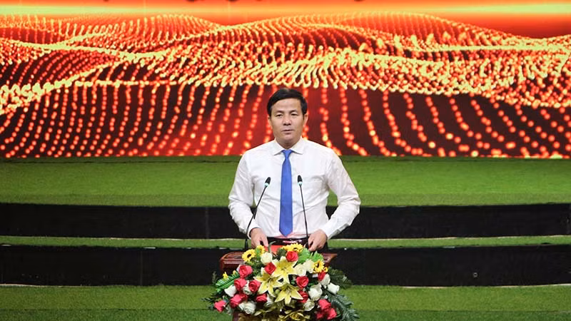 Đồng chí Trần Văn Huyến, Phó Bí thư Thường trực Tỉnh ủy, Chủ tịch Hội đồng nhân dân tỉnh Hậu Giang phát biểu tại buổi tổng kết cuộc thi.