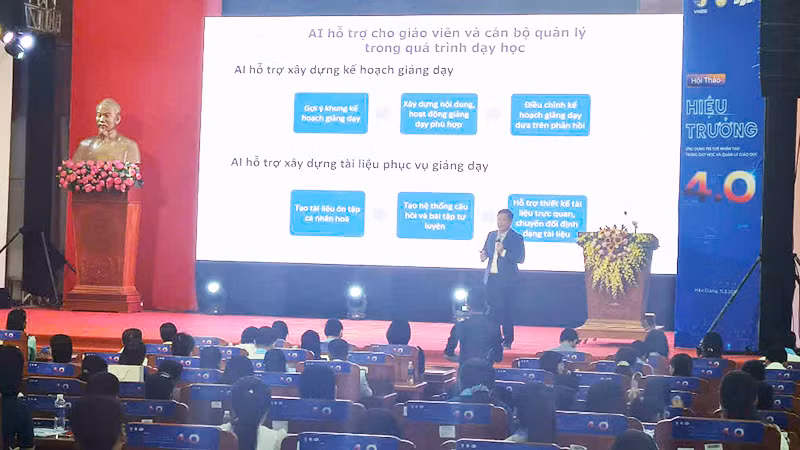 Giáo sư, Tiến sĩ Lê Anh Vinh, Viện trưởng Viện Khoa học Giáo dục Việt Nam, chia sẻ tại hội thảo.