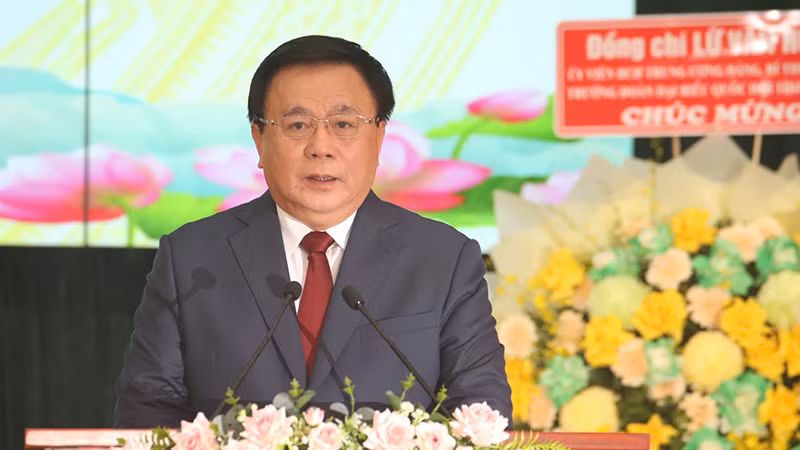 Đồng chí Nguyễn Xuân Thắng phát biểu tại buổi lễ