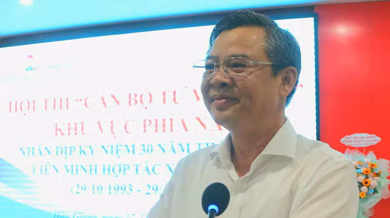 Ông Trương Cảnh Tuyên, Phó Chủ tịch Thường trực Ủy ban nhân dân tỉnh Hậu Giang, phát biểu tại hội thi.